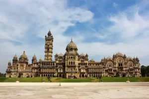 DAY 05  -  Kevadiya – Vadodara (100km)