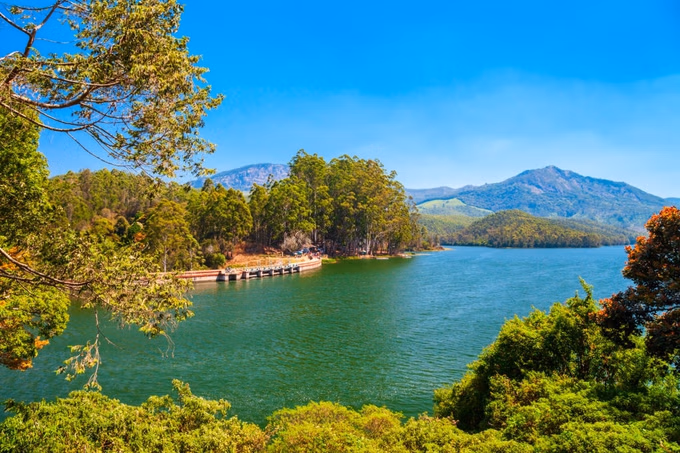 Scenic Kerala: 8 Nights & 9 Days Full Exploration